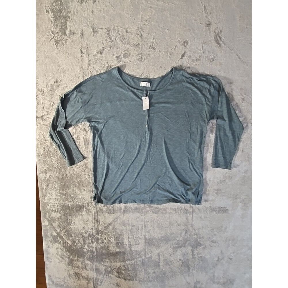 Maurices Long‎ Sleeve Shirt Woman's Size Large 24/7 Green